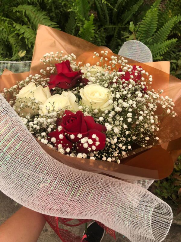 Buquê com 6 rosas