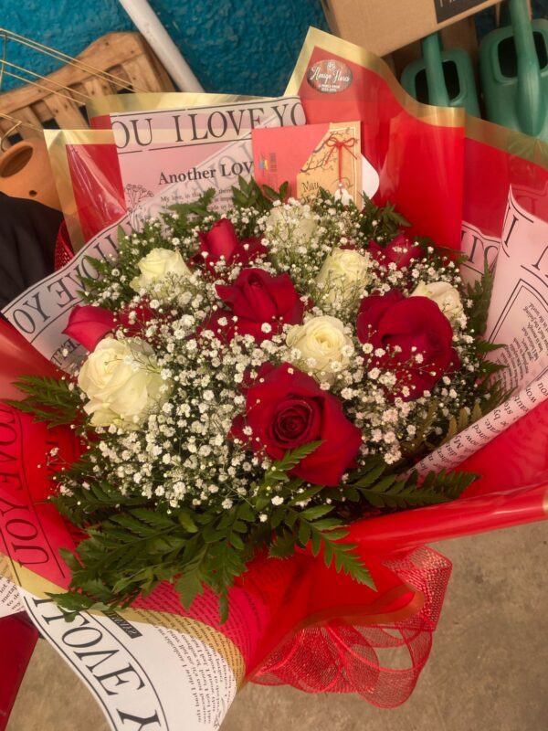 Buquê com 12 Rosas